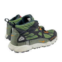 Load image into Gallery viewer, 1998 Nike Air Terra Sertig 2
