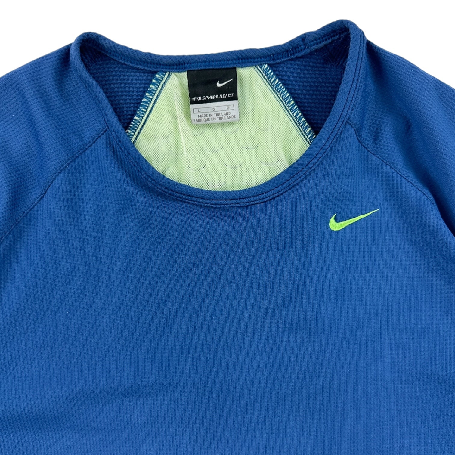 2000s Nike Sphere React Snake Cooling System T shirt – insidetag