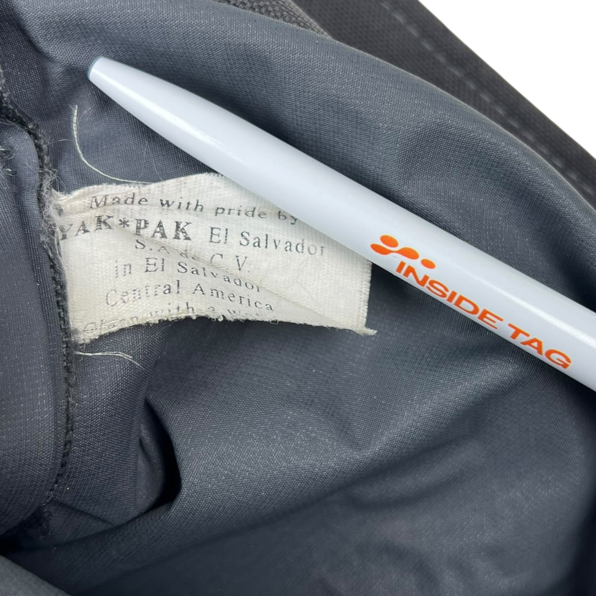 2000's Multi-Pocket Shouler Bag