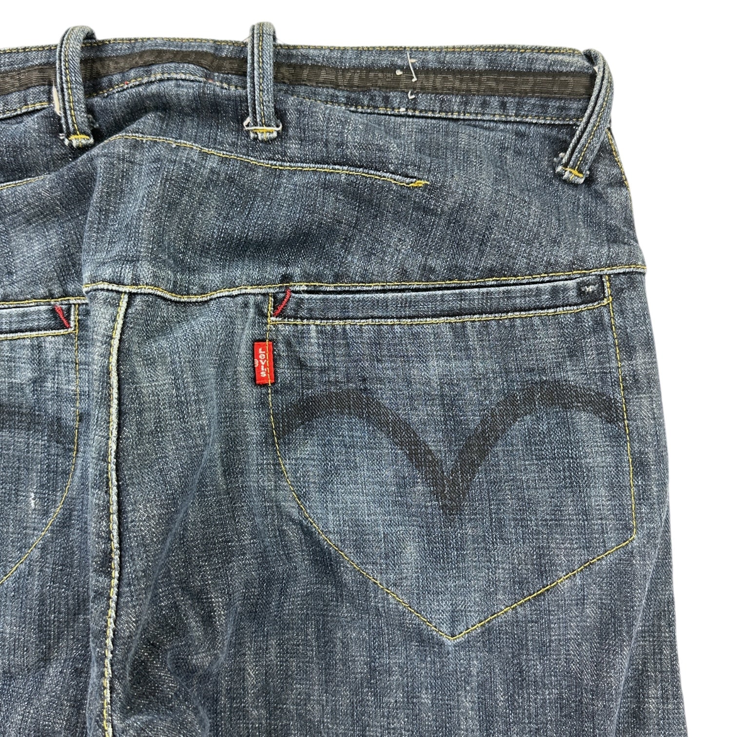 2000s LEVI’S Engineered Jeans 立体裁断 Levi\u0027s engineered jeans from the early 2000s, loose fit with three