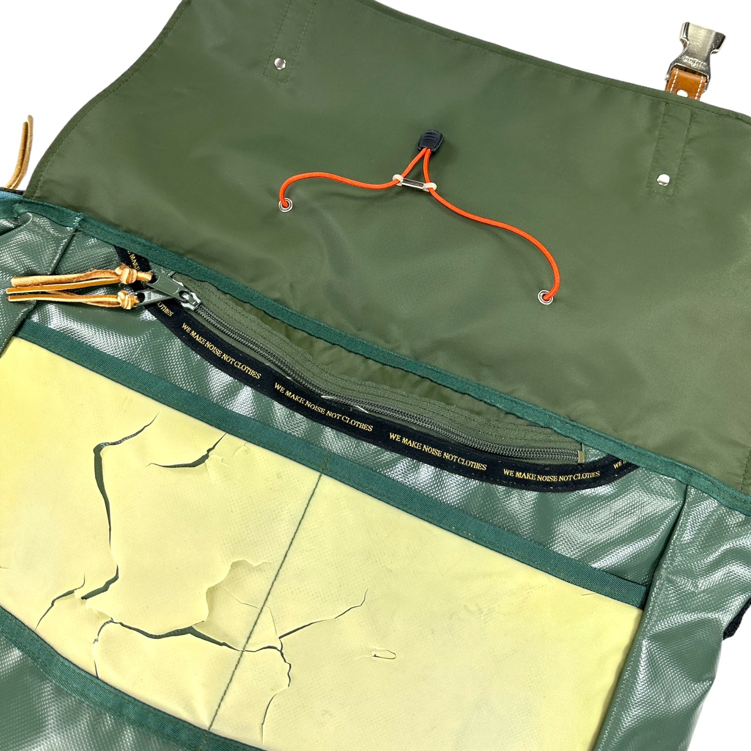 2010 Undercover Less But Better Messenger Bag – insidetag