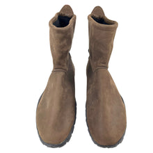 Load image into Gallery viewer, 2004 Nike Air Moc Chukka
