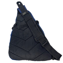 Load image into Gallery viewer, 2000s Gap Sling bag
