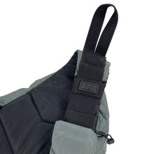 Load image into Gallery viewer, 2000s Gap Sling bag

