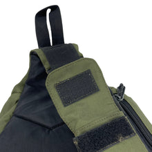 Load image into Gallery viewer, 2000s Gap sling bag
