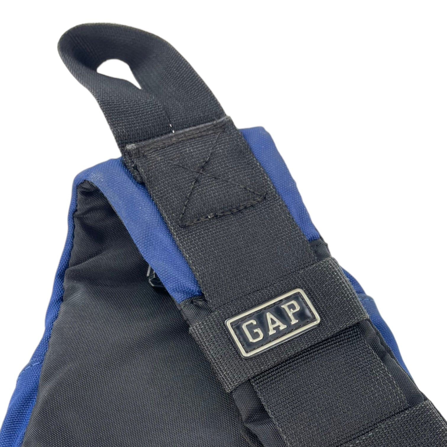 2000s Gap Sling bag – insidetag