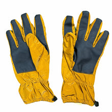 Load image into Gallery viewer, Stone island metal shield gloves
