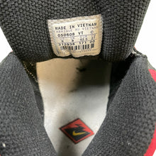 Load image into Gallery viewer, 2005 Nike air terra sertig
