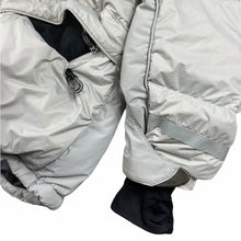 Load image into Gallery viewer, 2000s Oakley down
