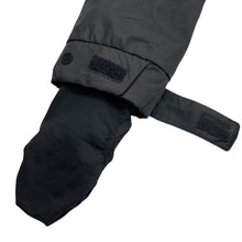 Load image into Gallery viewer, 2000s Puma storm cell sidewinder jacket
