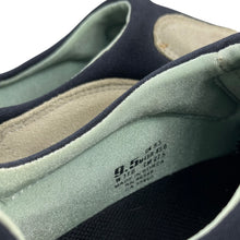 Load image into Gallery viewer, 2000s Oakley bottle cap flesh slip on UK8.5
