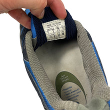 Load image into Gallery viewer, 1998 Nike Terra Triax
