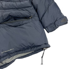 Load image into Gallery viewer, 2005 Oakley Hydrofuel 4 puffer jacket
