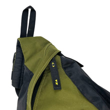 Load image into Gallery viewer, 2000s Salomon tri-harness sling bag
