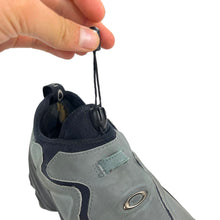 Load image into Gallery viewer, 2000s Oakley teeth slip on toggle
