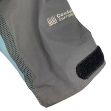 Load image into Gallery viewer, 2000s Mountain Hardwear conduit softshell
