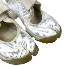 Load image into Gallery viewer, 2005 Nike Rift Perforated leather
