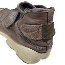 Load image into Gallery viewer, 2002 Nike Air Rift leather cover
