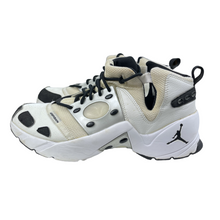 Load image into Gallery viewer, 2000 Jordan Trunner cross training mid
