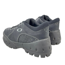 Load image into Gallery viewer, 2000 Oakley Pit shoe
