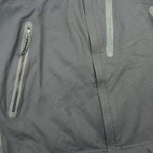 Load image into Gallery viewer, 2000s Mountain Hardwear conduit soft shell
