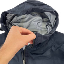 Load image into Gallery viewer, 2009 Oakley Sidewinder recco event Parker jacket
