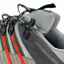 Load image into Gallery viewer, 2001 Adidas response trail
