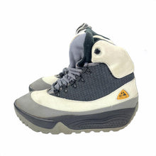 Load image into Gallery viewer, 2000 Nike ACG snow boot
