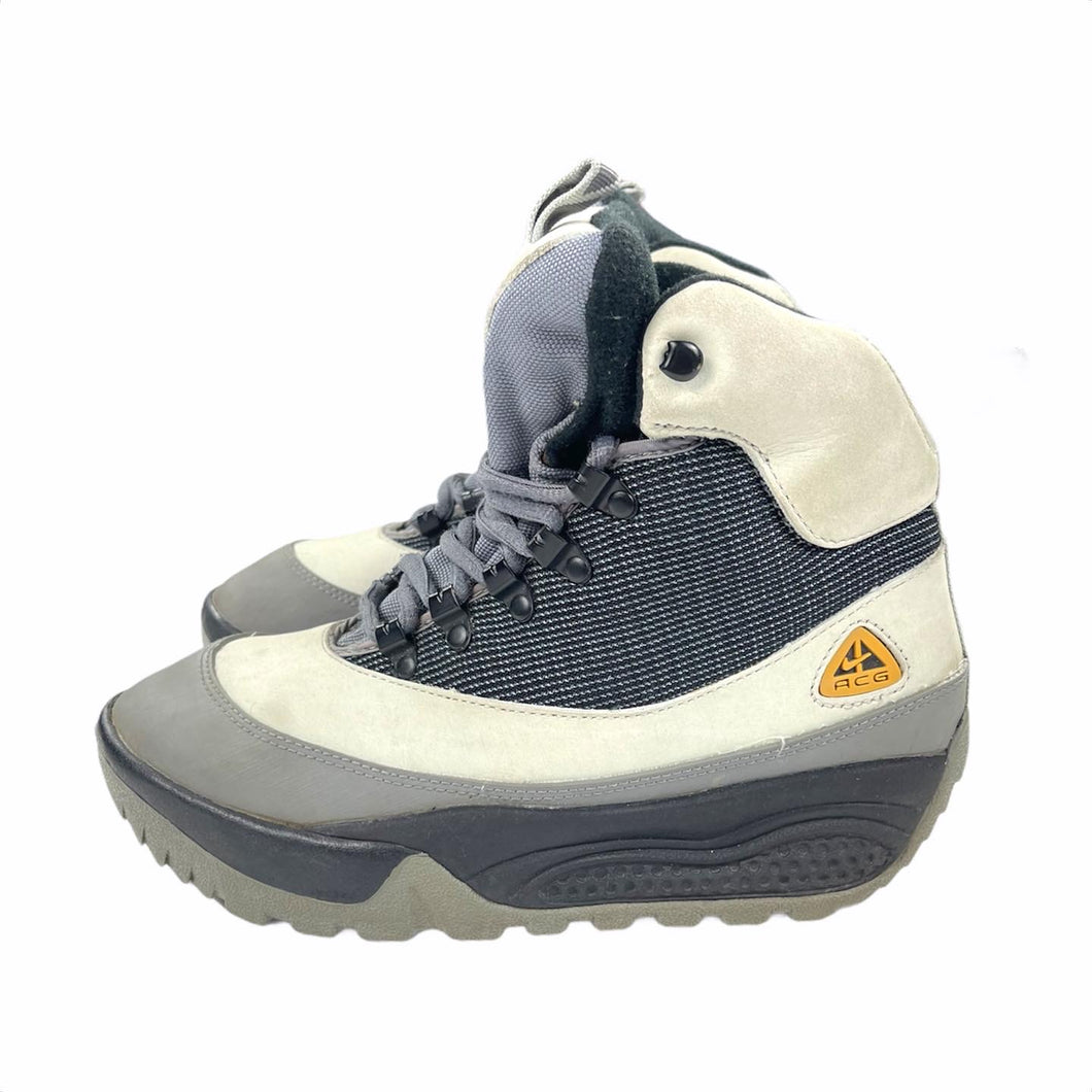2000 Nike ACG snow boot