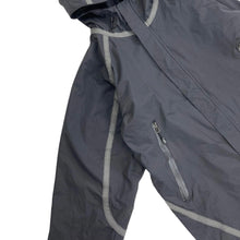 Load image into Gallery viewer, 2000s Nike ACG 2.5 taped seam hardshell jacket
