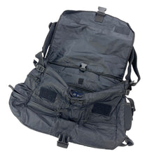 Load image into Gallery viewer, 2005 Gap messenger shoulder bag
