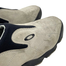 Load image into Gallery viewer, 2000s Oakley bottle cap flesh slip on UK10.5
