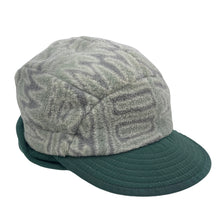 Load image into Gallery viewer, 1998 Patagonia synchilla duck bill “switchback sagebrush”
