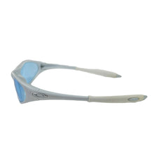 Load image into Gallery viewer, 2000s Oakley minute pearl blue light blue
