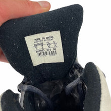 Load image into Gallery viewer, 2000 Nike ACG snow boot
