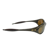 Load image into Gallery viewer, 2000s Oakley Eye Jacket 1.0 Blk/Gld Black iridium
