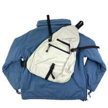 Load image into Gallery viewer, 2000s Gap sling bag
