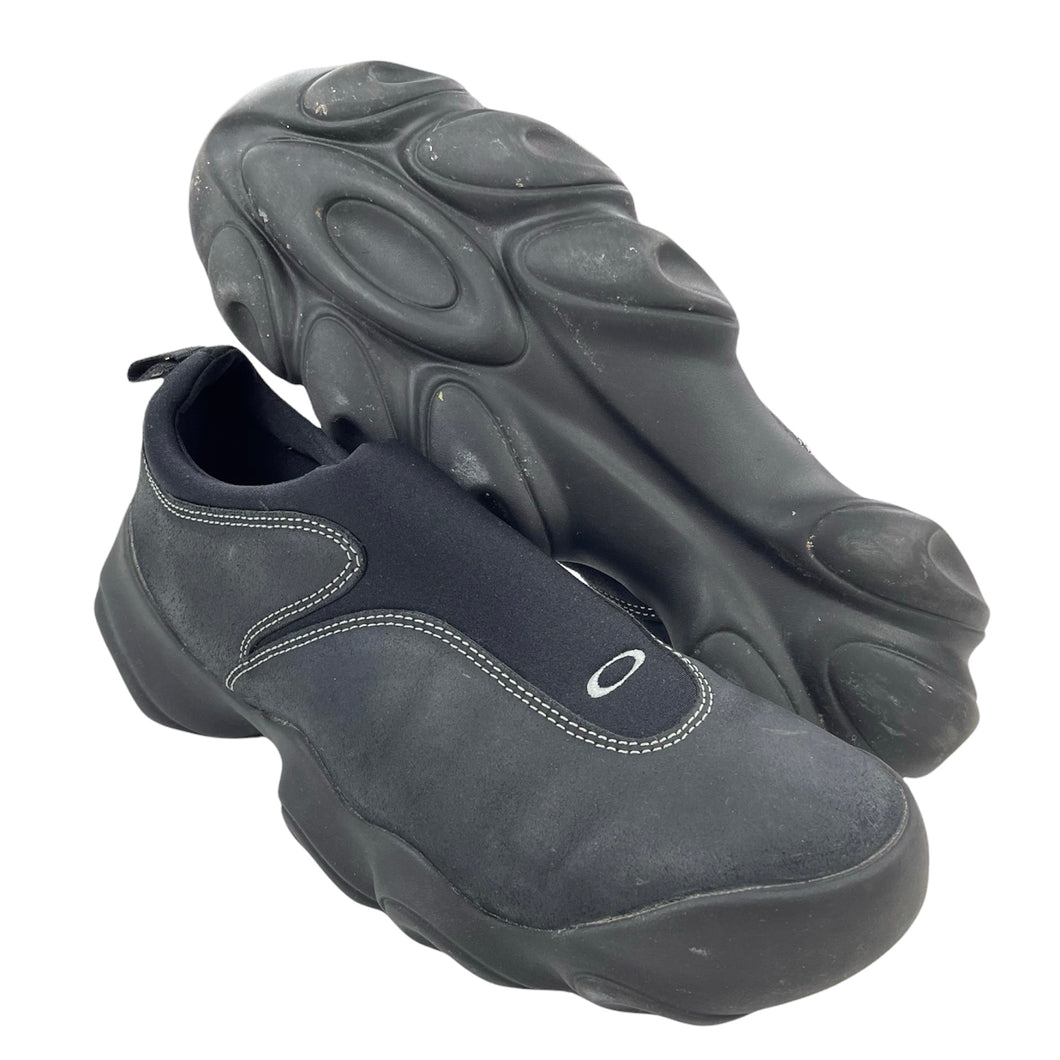 2000s Oakley flesh slip on
