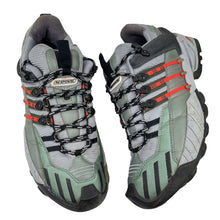 Load image into Gallery viewer, 2001 Adidas response trail
