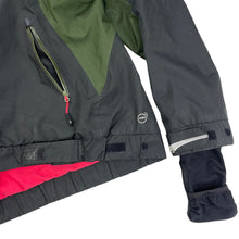 Load image into Gallery viewer, 2000s Puma storm cell sidewinder jacket
