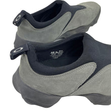 Load image into Gallery viewer, 2000s Oakley flesh slip on
