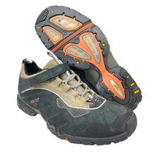 Load image into Gallery viewer, 2000s Clark’s active air Gore-tex XCR
