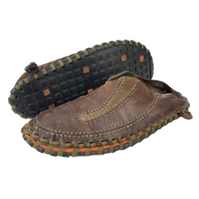 Load image into Gallery viewer, 2007 Nike Considered Long ball slip on
