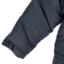 Load image into Gallery viewer, 2005 Oakley Hydrofuel 4 puffer jacket
