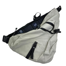 Load image into Gallery viewer, 2000s Gap sling bag
