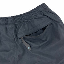 Load image into Gallery viewer, 2000s Nike ACG shorts
