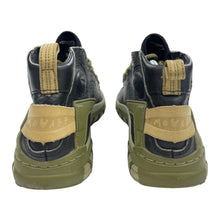 Load image into Gallery viewer, 2005 sample Nike Mowabb II considered
