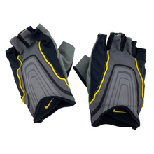 Load image into Gallery viewer, 2000 Nike Fingerless gloves
