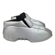 Load image into Gallery viewer, 2001 Adidas Kobe 2
