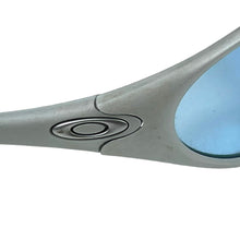 Load image into Gallery viewer, 2000s Oakley minute pearl blue light blue
